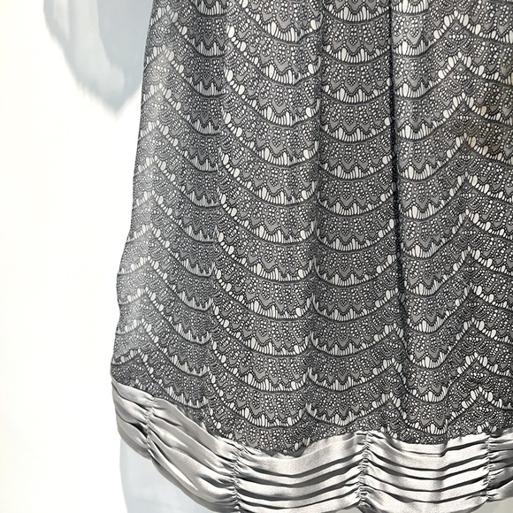 🖤 Unique & flirty dress with 3/4 sleeves & pretty satin trim & bow - Picture 12 of 17